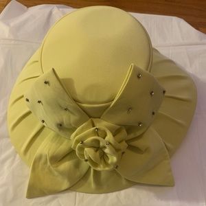 Terramina Banana Church Hat